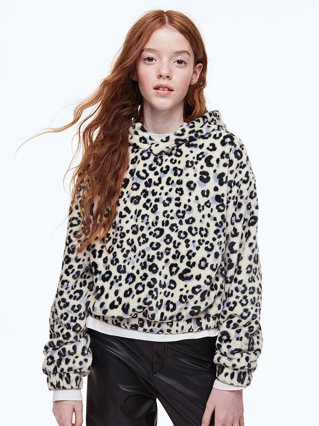 

H&M Girls White Appliqud Pile Hoodie