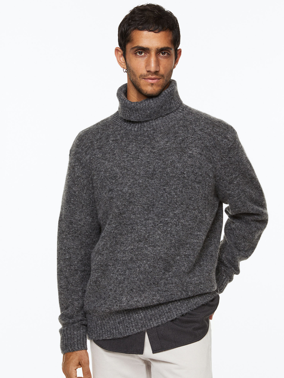 

H&M Men Grey Relaxed Fit Fine-Knit Polo-Neck Jumper