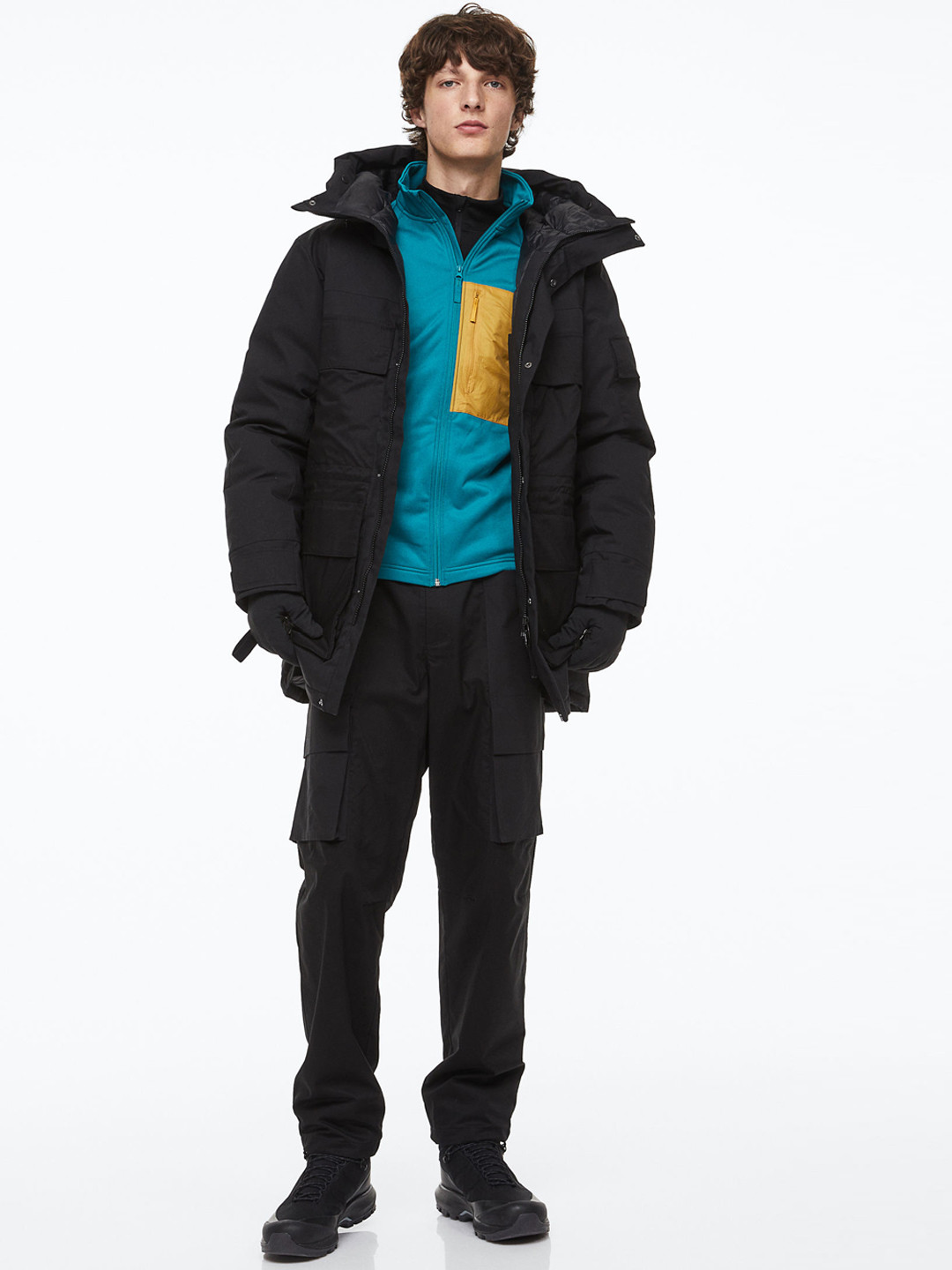 

H&M Men Black Water-Repellent Outdoor Trousers