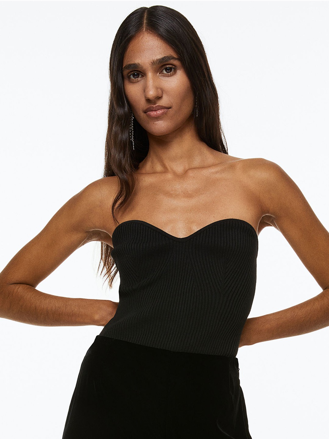 

H&M Women Black Velvet Trousers