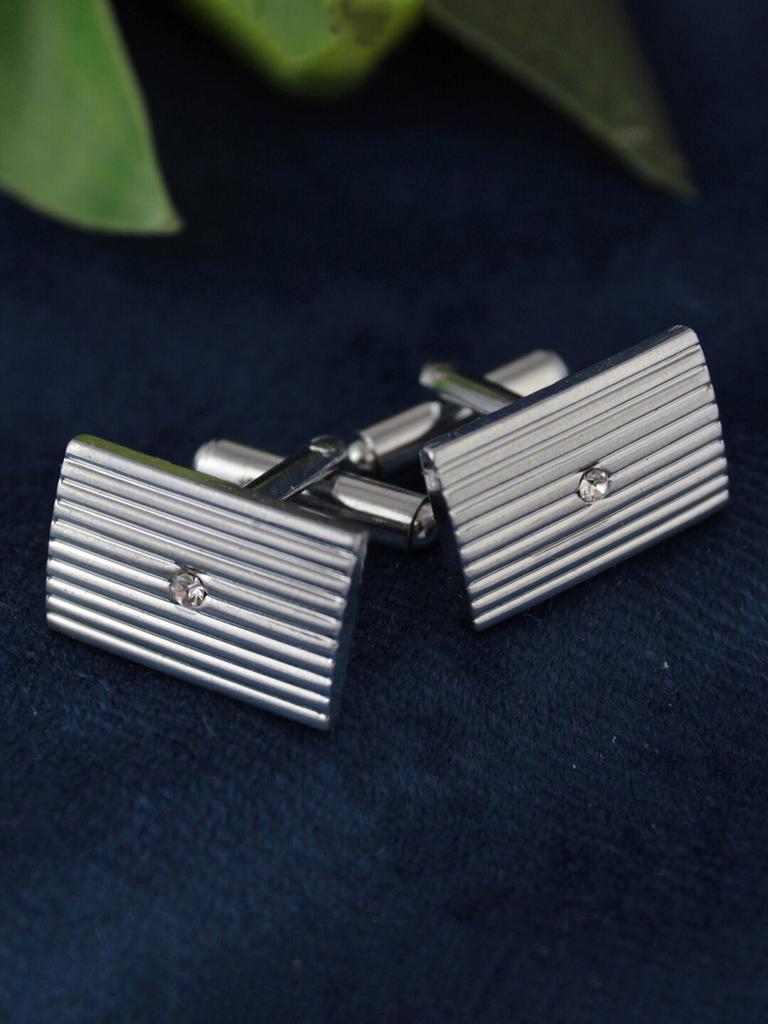 

Kavove Men Silver-Toned Rectangular Cufflink