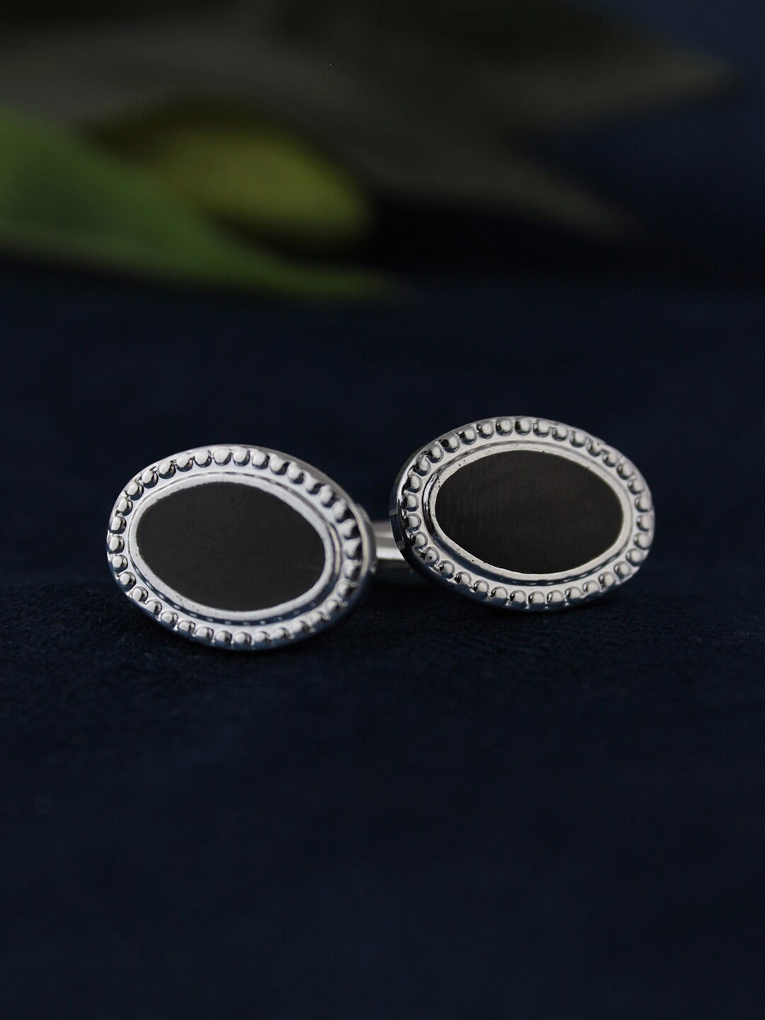 

Kavove Men Silver-Toned & Black Oval Shape Cufflink