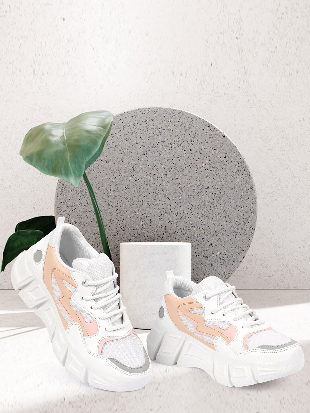 

ZAPATOZ Girls White & Beige Colourblocked Lightweight Sneakers