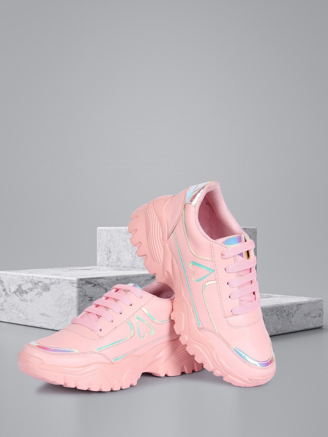 

ZAPATOZ Girls Pink Printed Sneakers