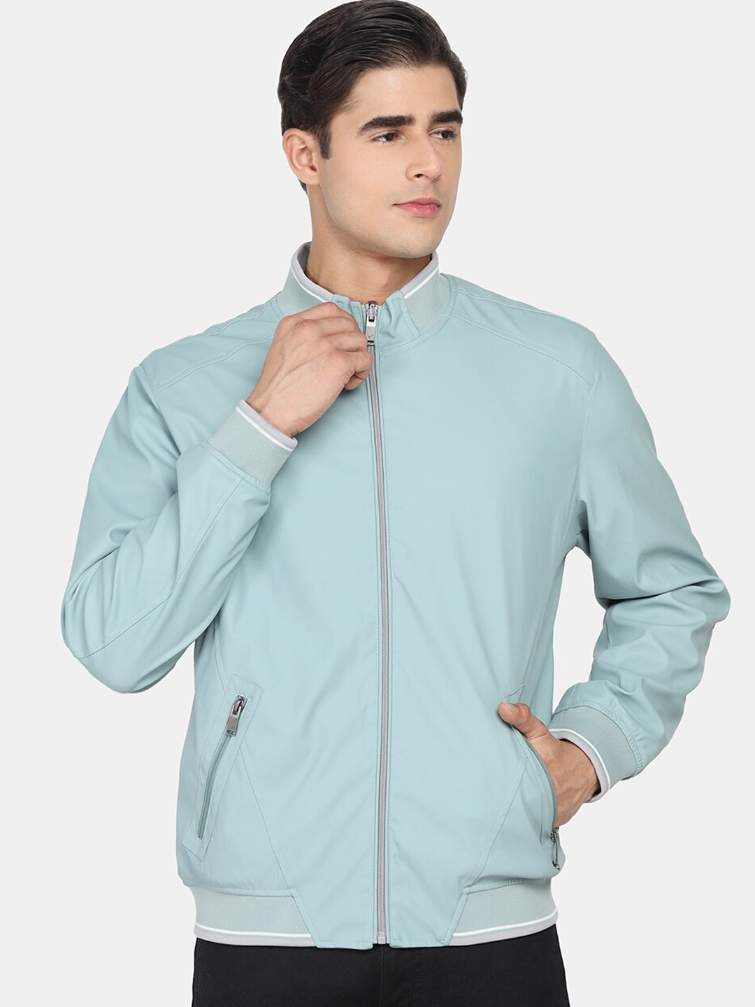 

Blackberrys Men Plus Size Green Solid Leather Bomber Jacket