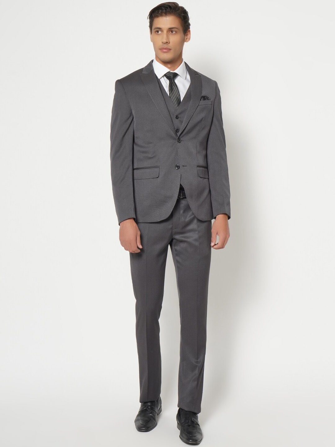 

Blackberrys Men Grey Solid Sim-Fit Single-Breasted 3-Piece Formal Suit