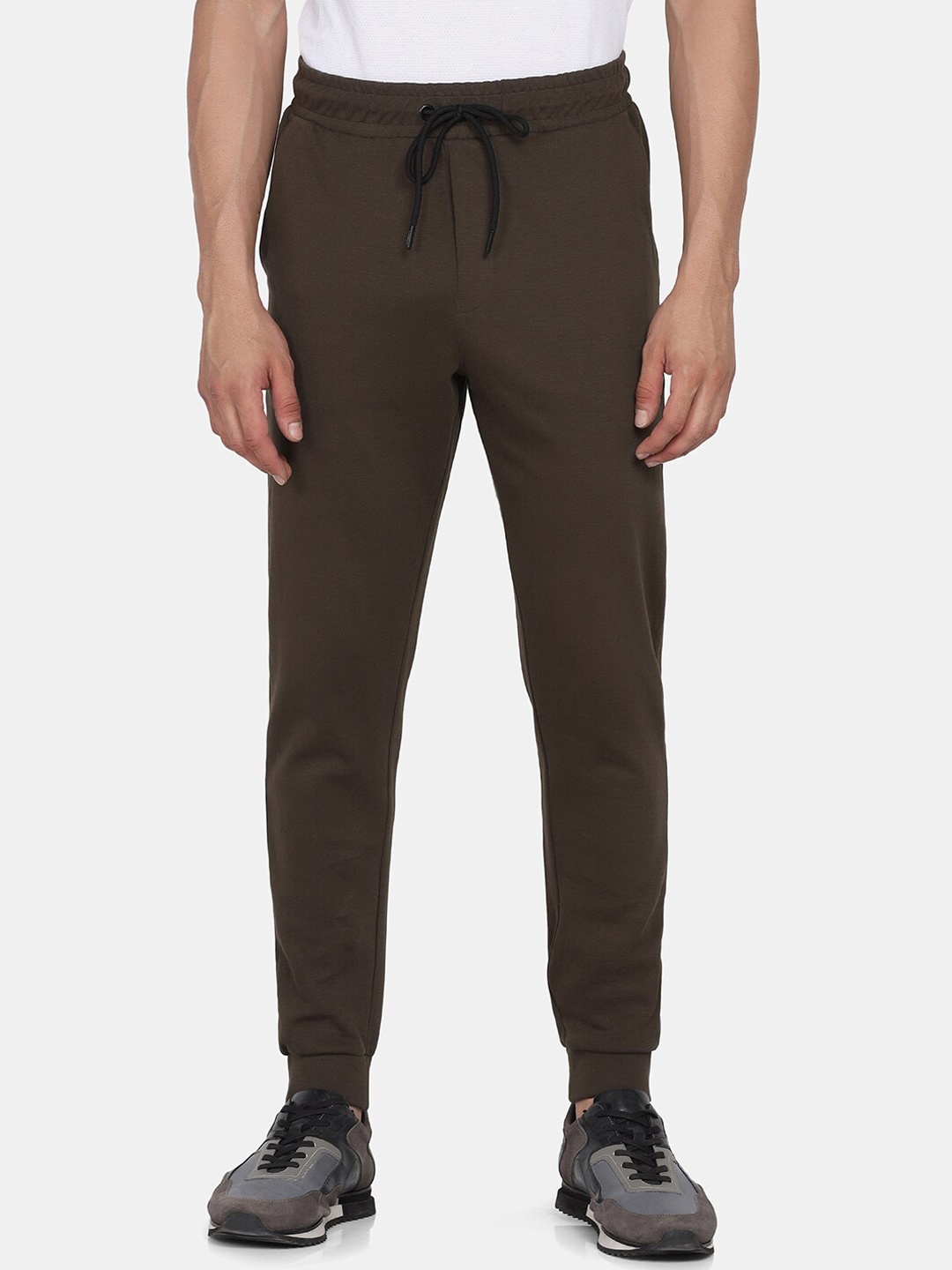 

Blackberrys Men Olive Cotton Solid Slim-Fit Joggers