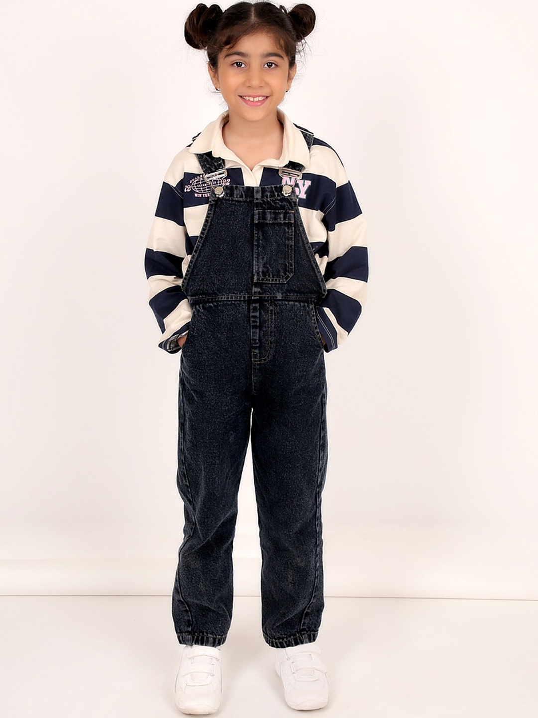 

Jungleebilli Girls Black Solid Tapered-Fit Denim Cotton Dungarees