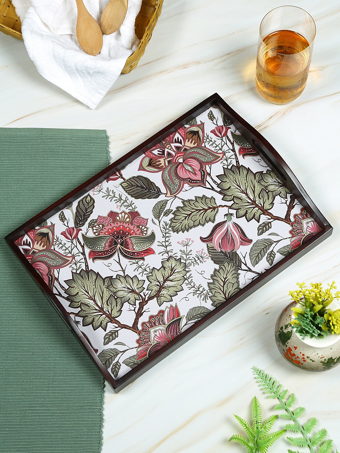 

Reinvention Factory Brown & White Floral Digital Printed Teak Wood Serving Tray