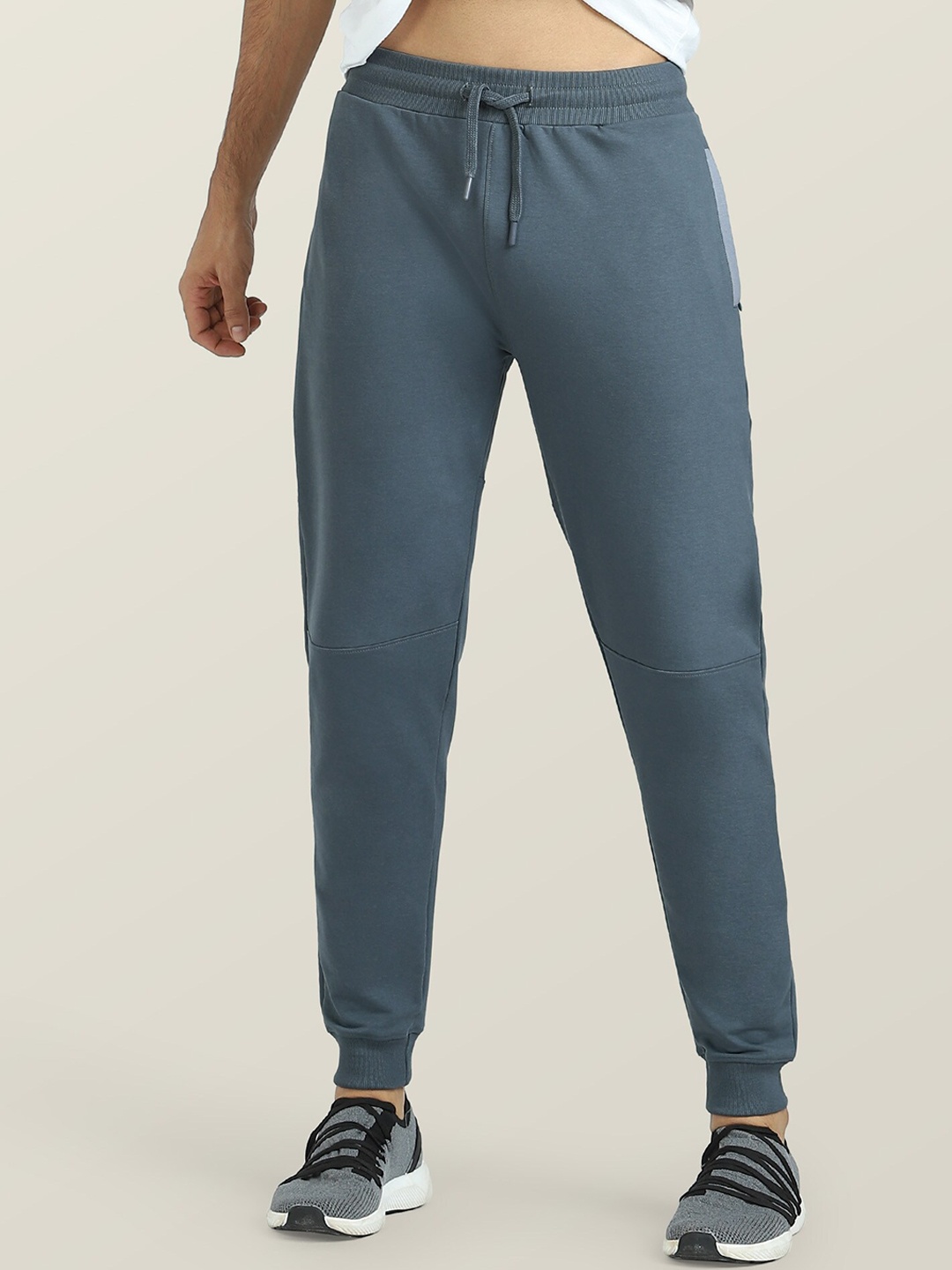 

XYXX Men Grey Solid Antimicrobial Cotton Jogger