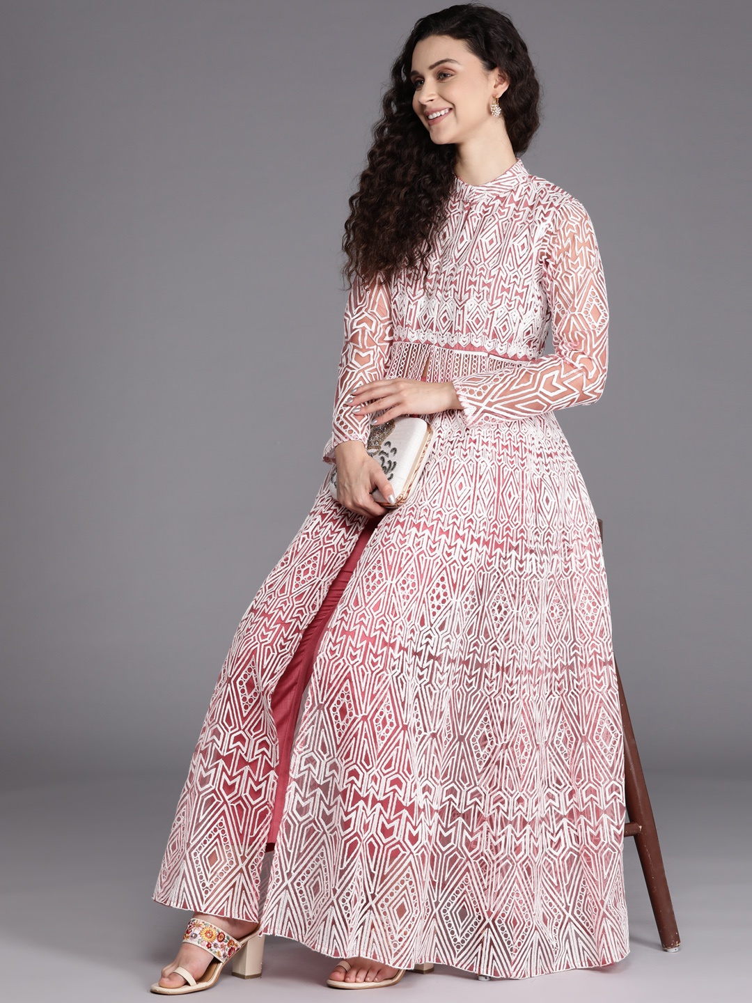 

Inddus Women Pink & White Embroidered High Slit Thread Work Kurta with Trousers