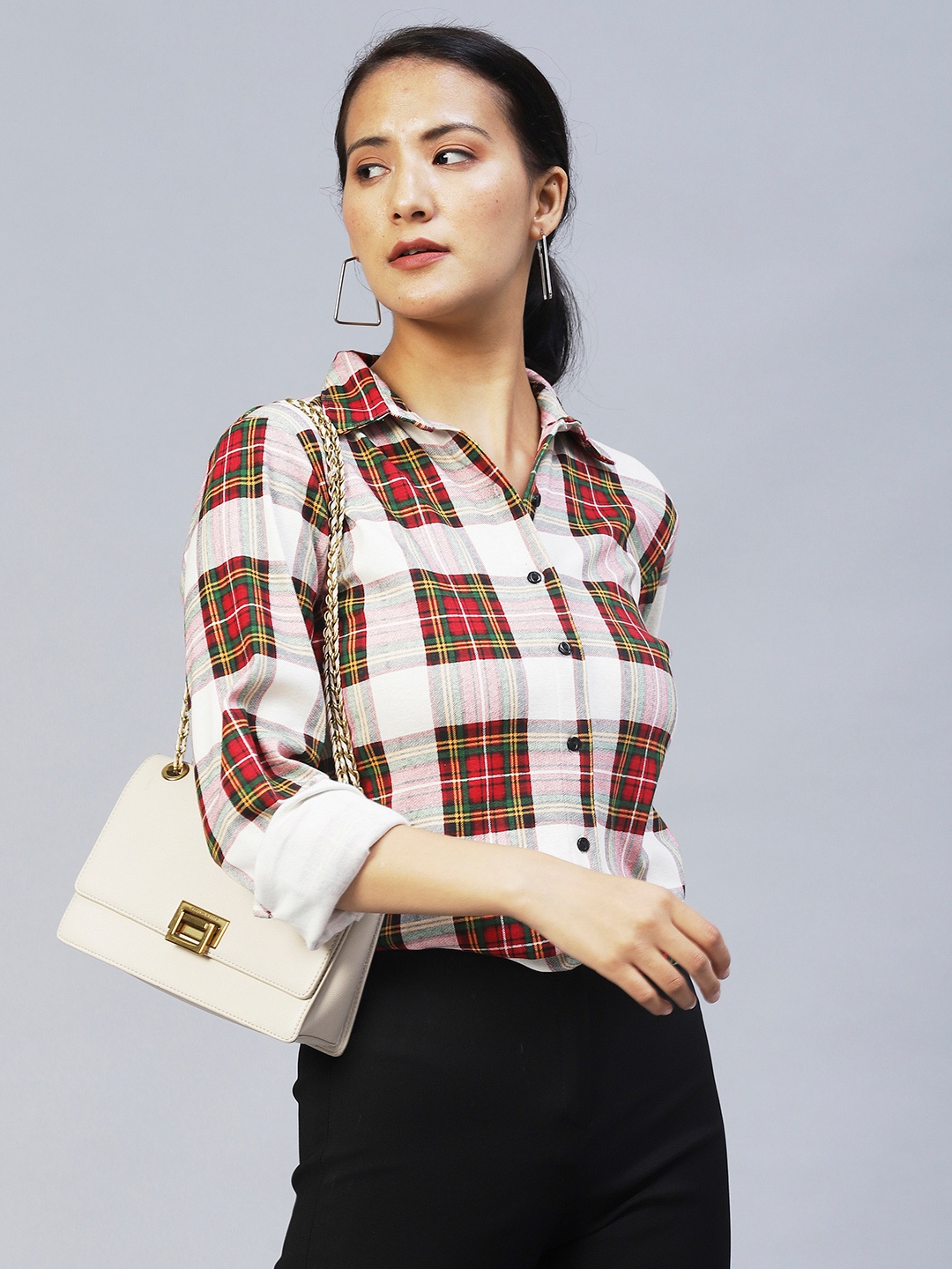 

Rigo Women Off White & Red Slim Fit Tartan Checks Checked Cotton Casual Shirt