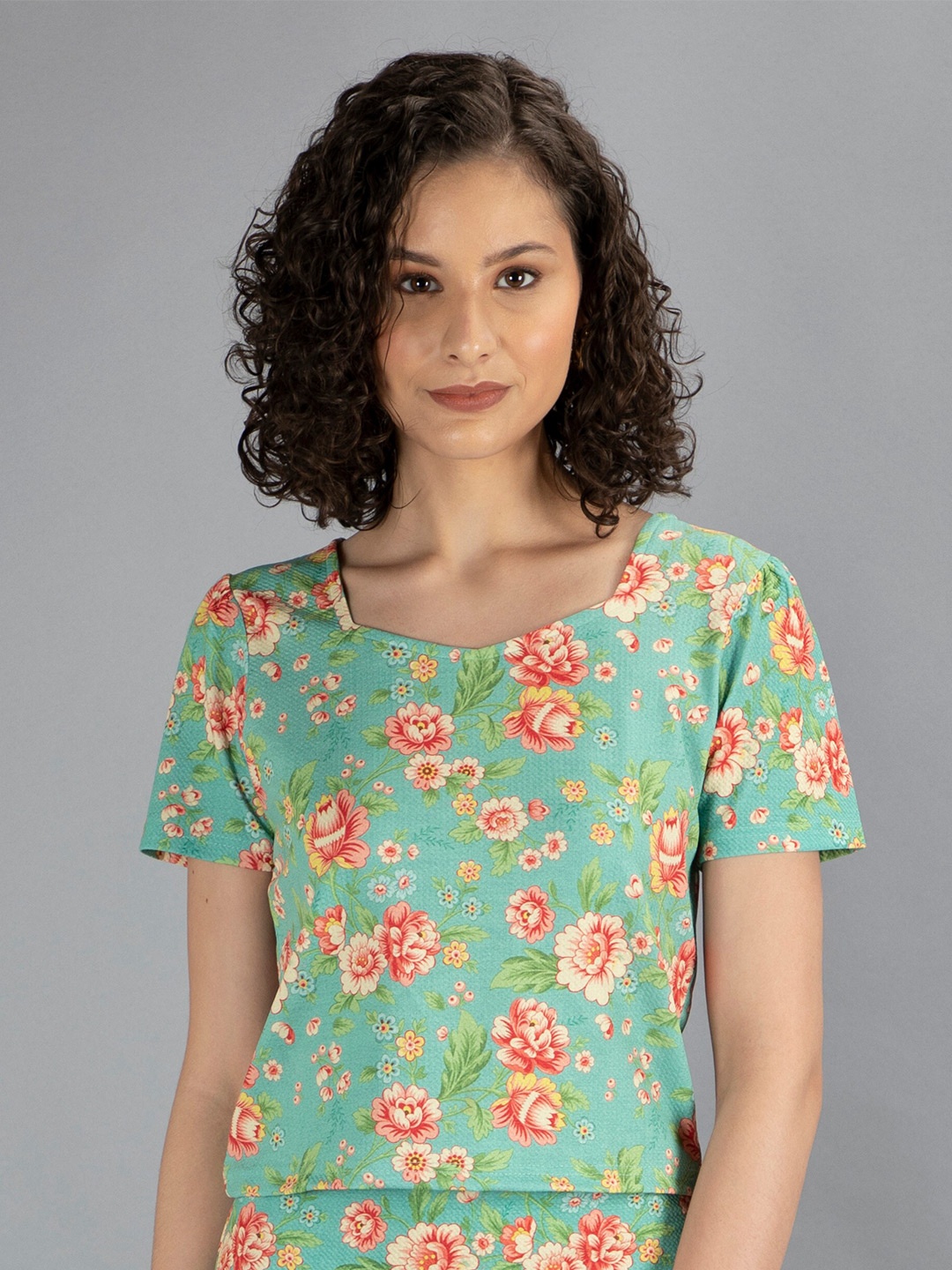 

NEUDIS Green Floral Printed Top