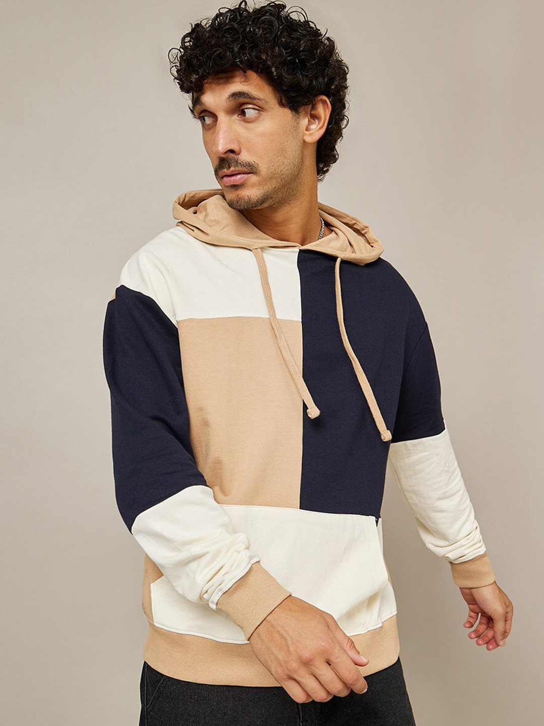 

Styli Men Colourblocked Boxy Hooded Pure Cotton Sweatshirt, Brown