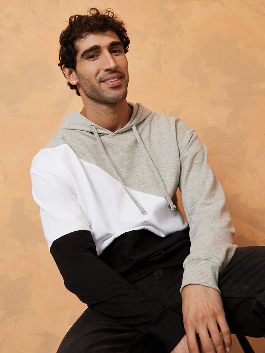 

Styli Colourblocked Regular Fit Hooded Sweatshirt, Grey