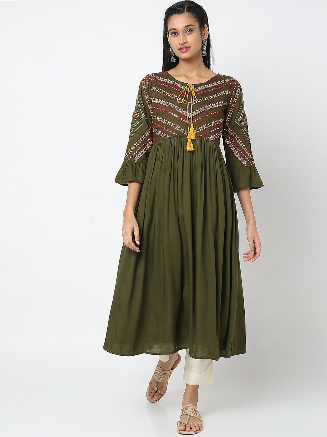 

Ethnicity Women Green Embroidered Flared Sleeves Thread Work Anarkali Kurta