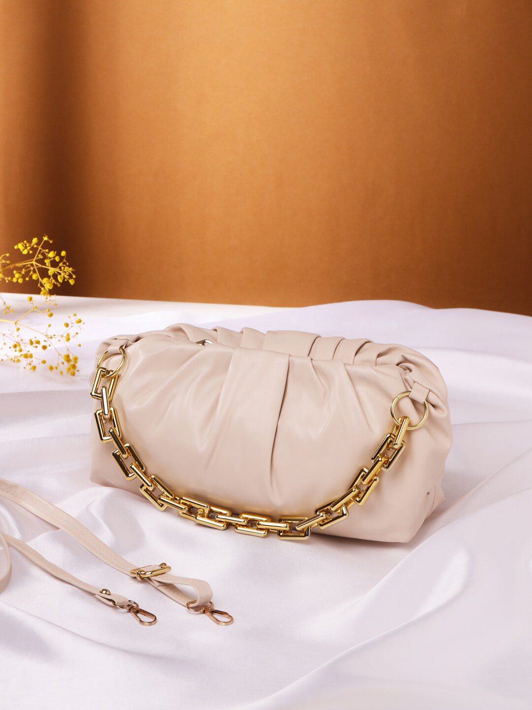 

VIRAASI STUDIO Cream-Coloured Textured PU Structured Handheld Bag with Quilted
