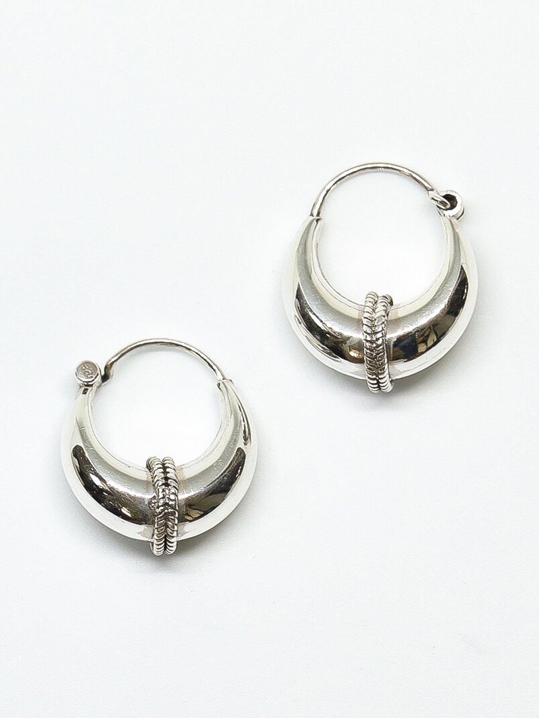 

STILSKII Silver-Toned & Silver Plated Contemporary Hoop Earrings