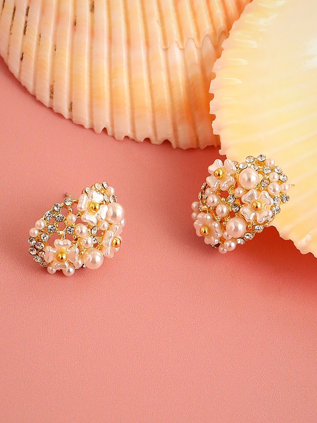 

SOHI White Contemporary Studs Earrings