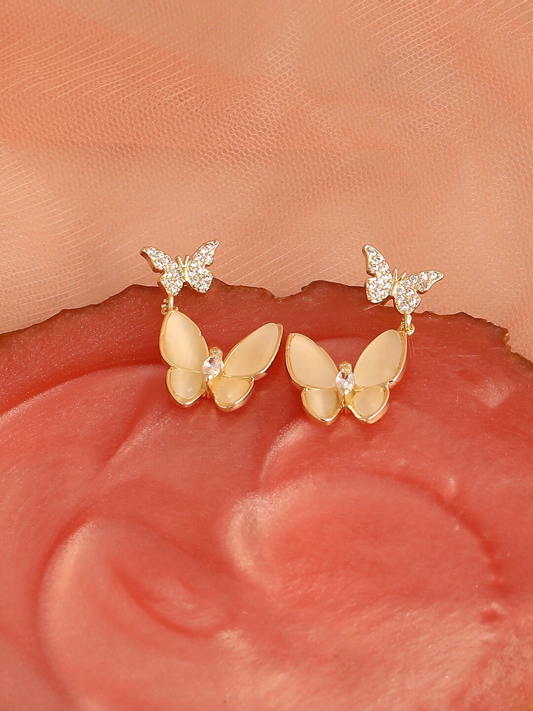 

SOHI Gold-Toned Contemporary Studs Earrings