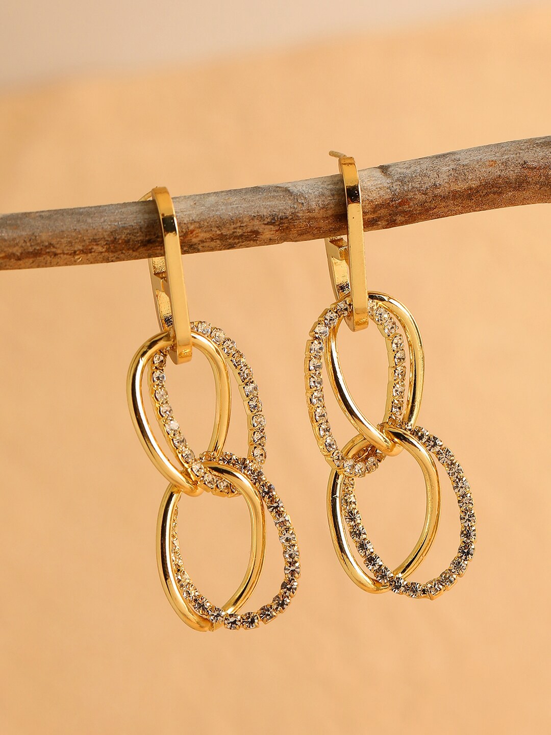 

SOHI Gold-Toned & Gold Plated Contemporary Drop Earrings