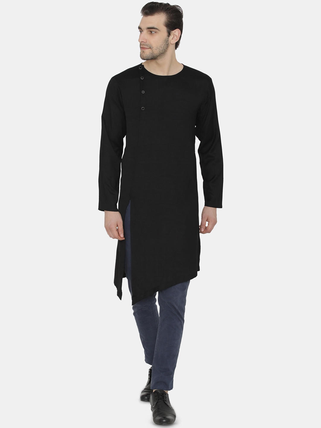 

Raas Men Thread Work Kurta, Black