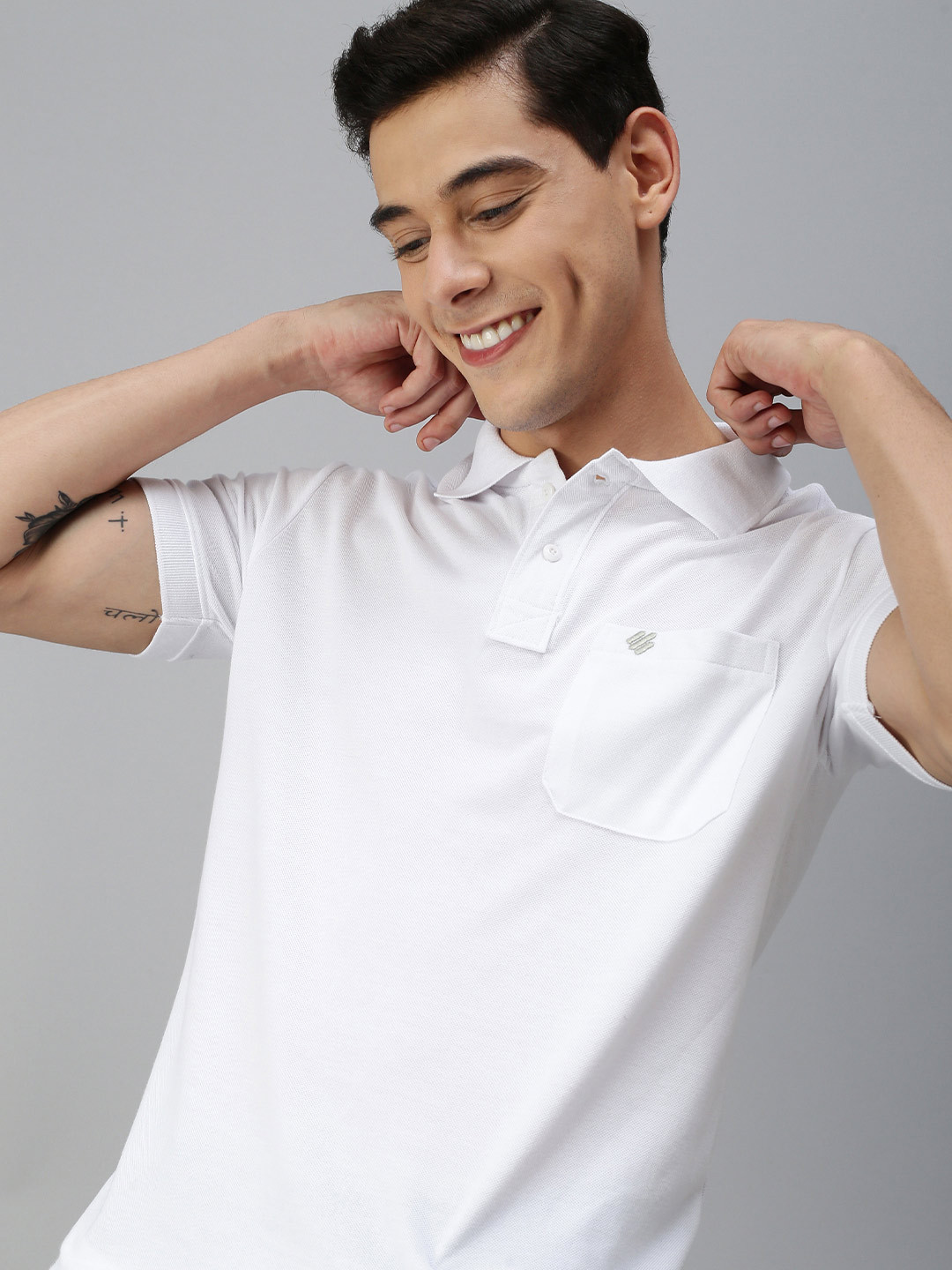 

ONN Men White Solid Polo Collar T-shirt