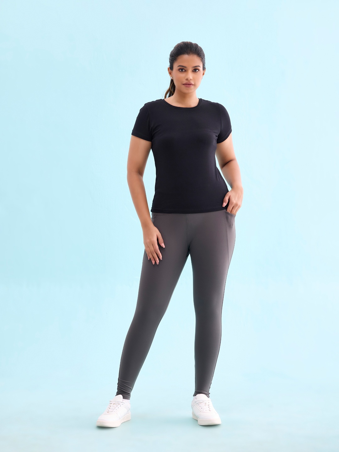 Go Colors Women Charcoal Black Solid Slim-Fit Ankle-Length Leggings