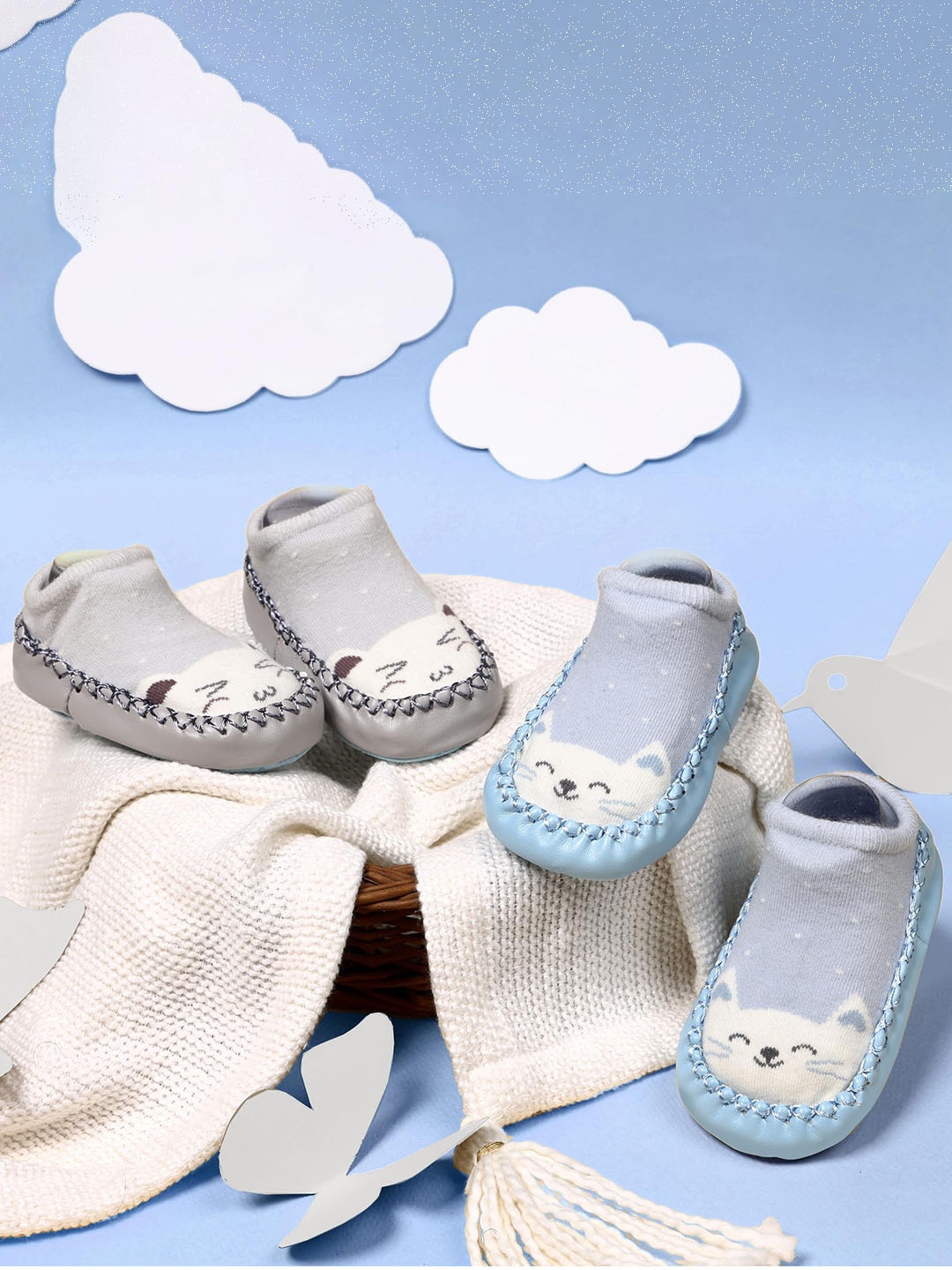 

KICKS & CRAWL Infants Kids Blue & Grey Pack of 2 Hello Kitty Patterned Baby Booties