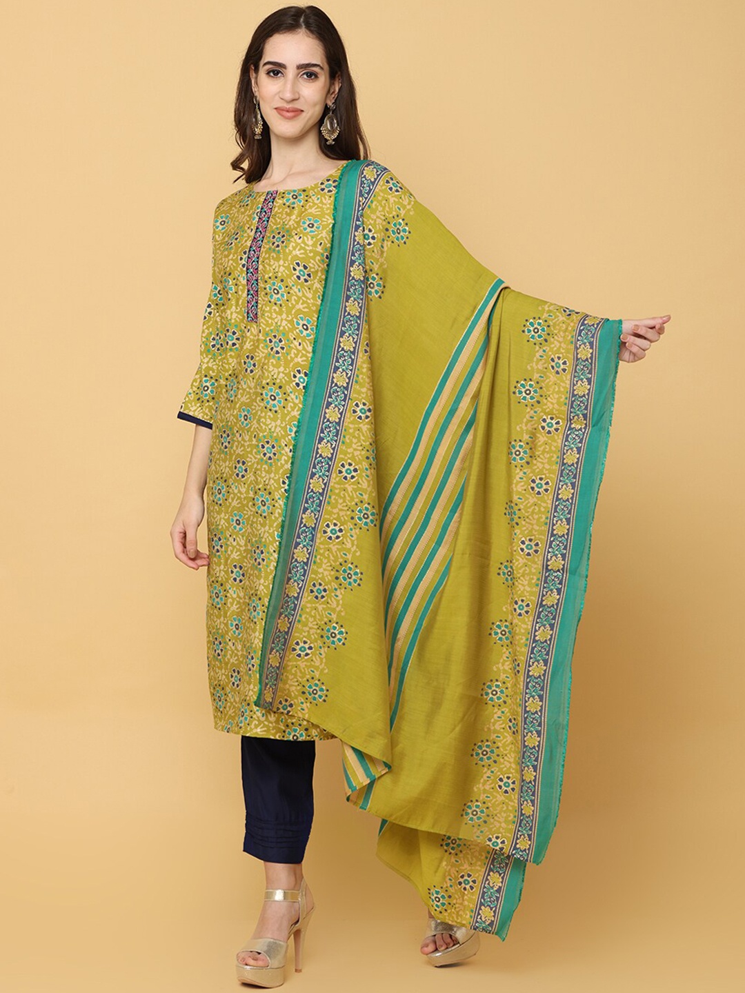 

NAYRA Women Green Printed Pure Silk Kurta with Trousers & With Dupatta