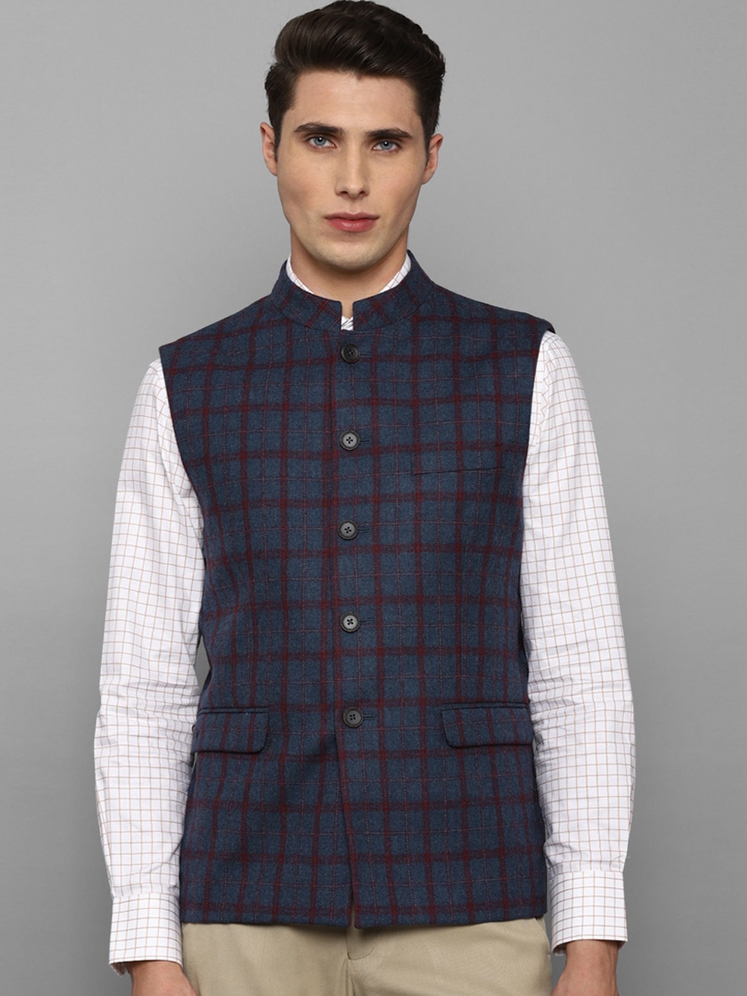 

Louis Philippe Men Navy Blue & Maroon Checked Woven Pure Wool Nehru Jackets