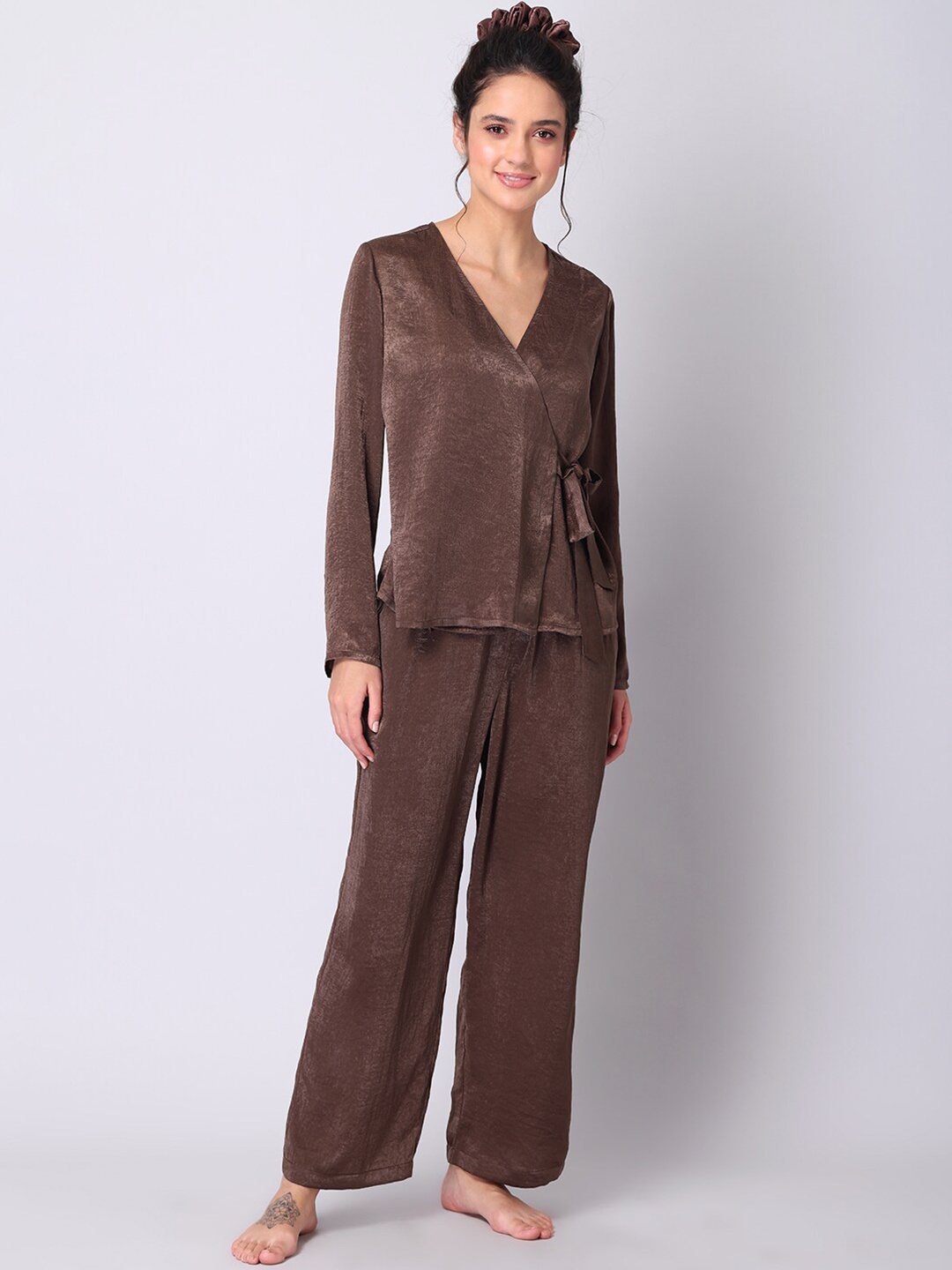 

FabAlley Women Brown Solid Night Suit