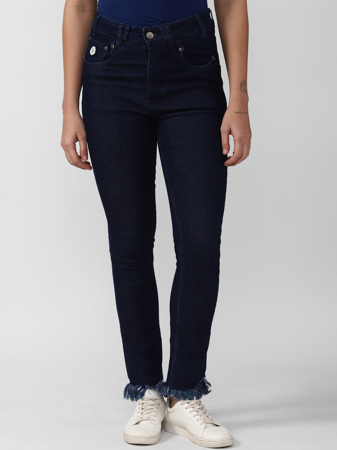 

FOREVER 21 Women Blue Dark Shade Regular Fit Jeans