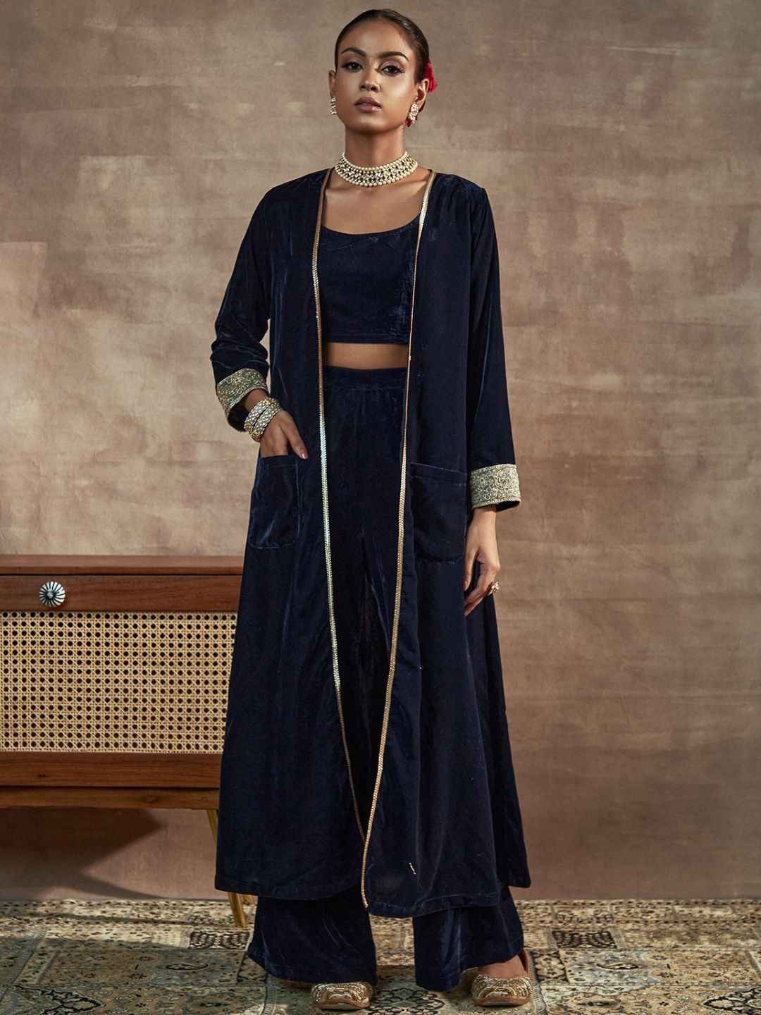 

Alaya By Stage3 Women Navy Blue & Gold-Toned Solid Longline Shrug