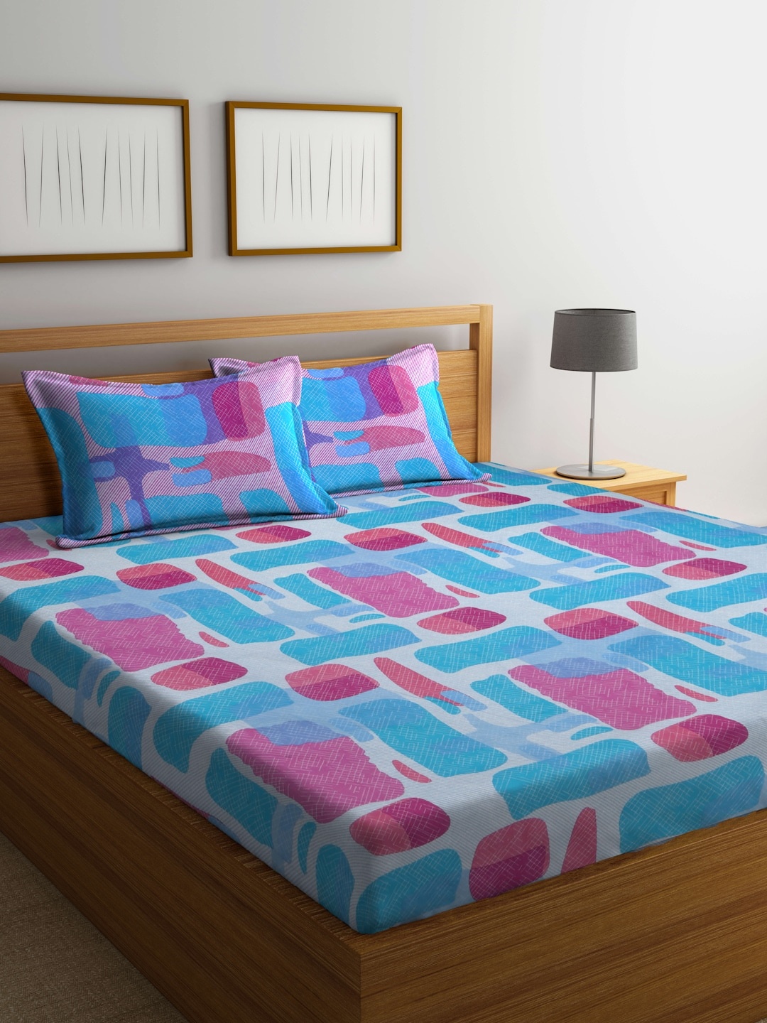 

BOMBAY DYEING White & Purple Geometric 100 TC Queen Bedsheet with 2 Pillow Covers