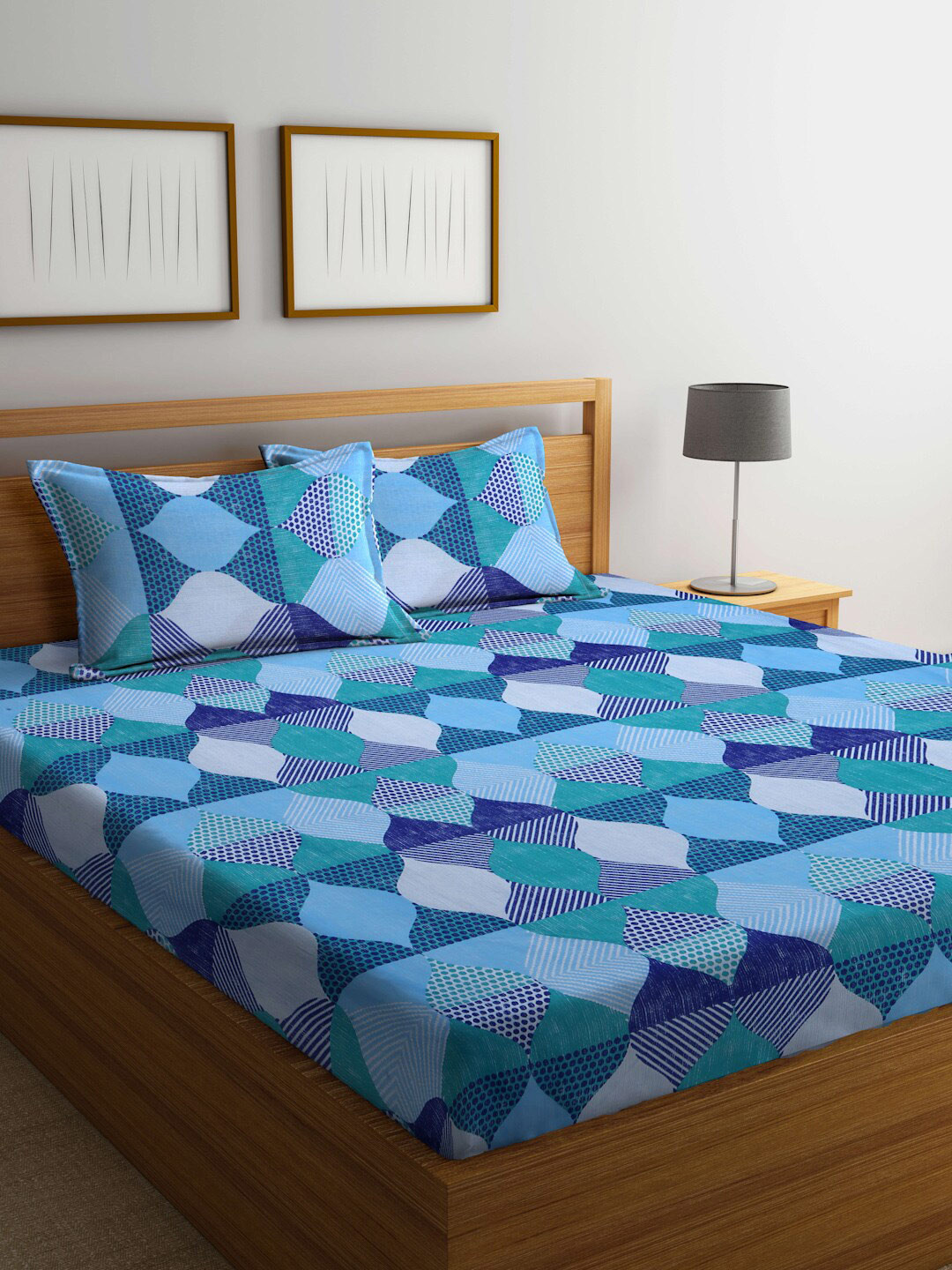

BOMBAY DYEING Blue & White Geometric Cotton 144 TC King Bedsheet with 2 Pillow Covers