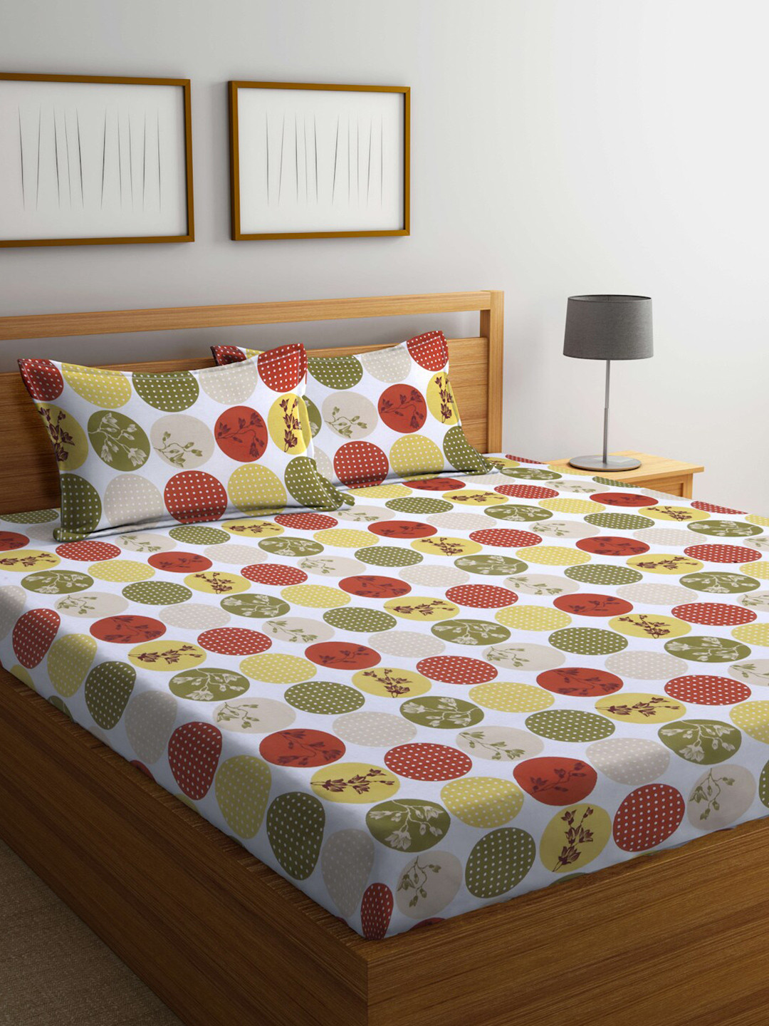 

BOMBAY DYEING White & Brown Geometric Cotton 144 TC King Bedsheet with 2 Pillow Covers