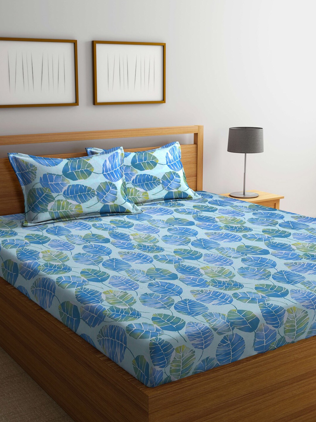 

BOMBAY DYEING Blue & Green Conversational Cotton 144 TC King Bedsheet with 2 Pillow Covers