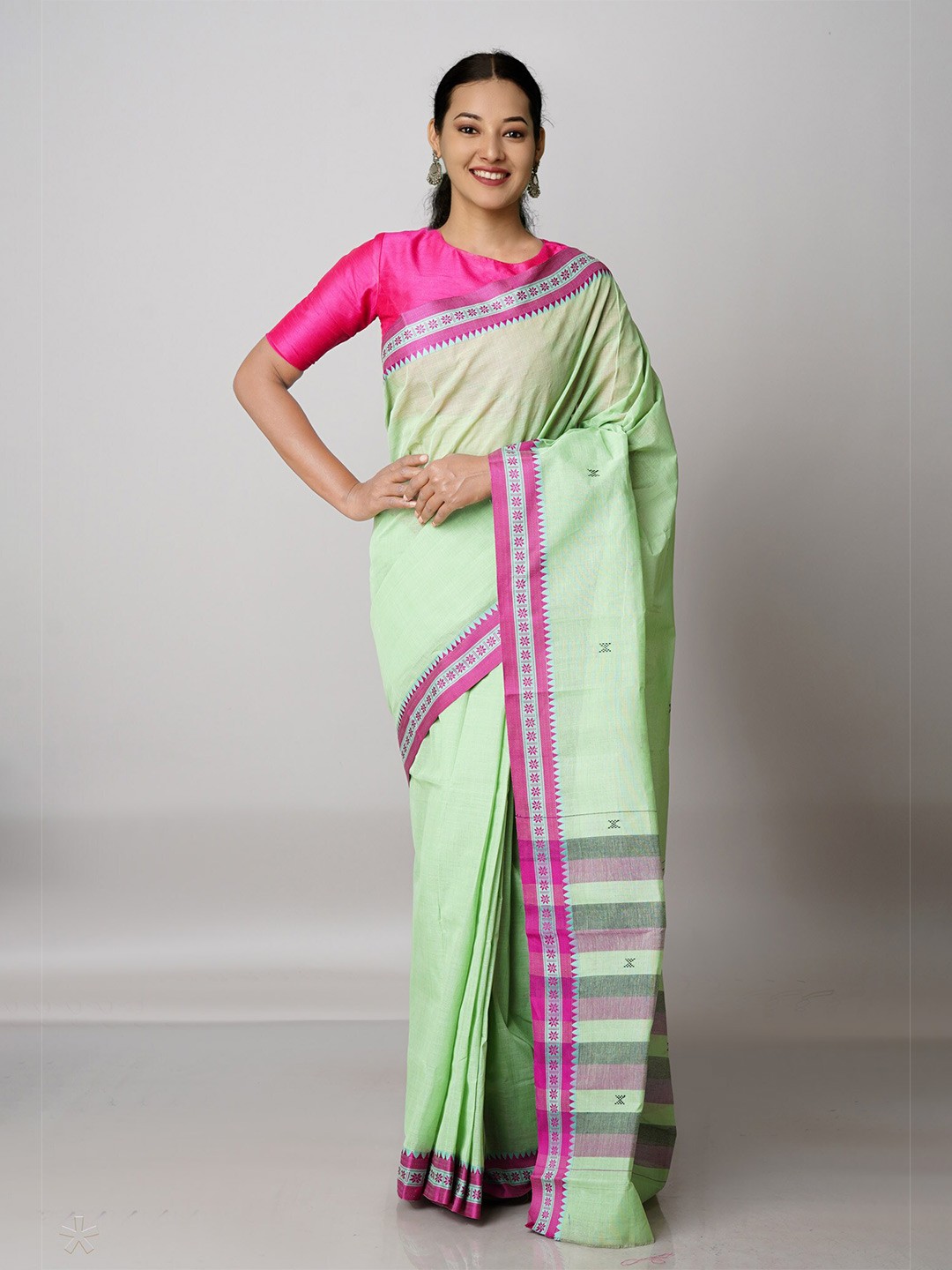 

Unnati Silks Green & Pink Woven Design Pure Cotton Jamdani Saree