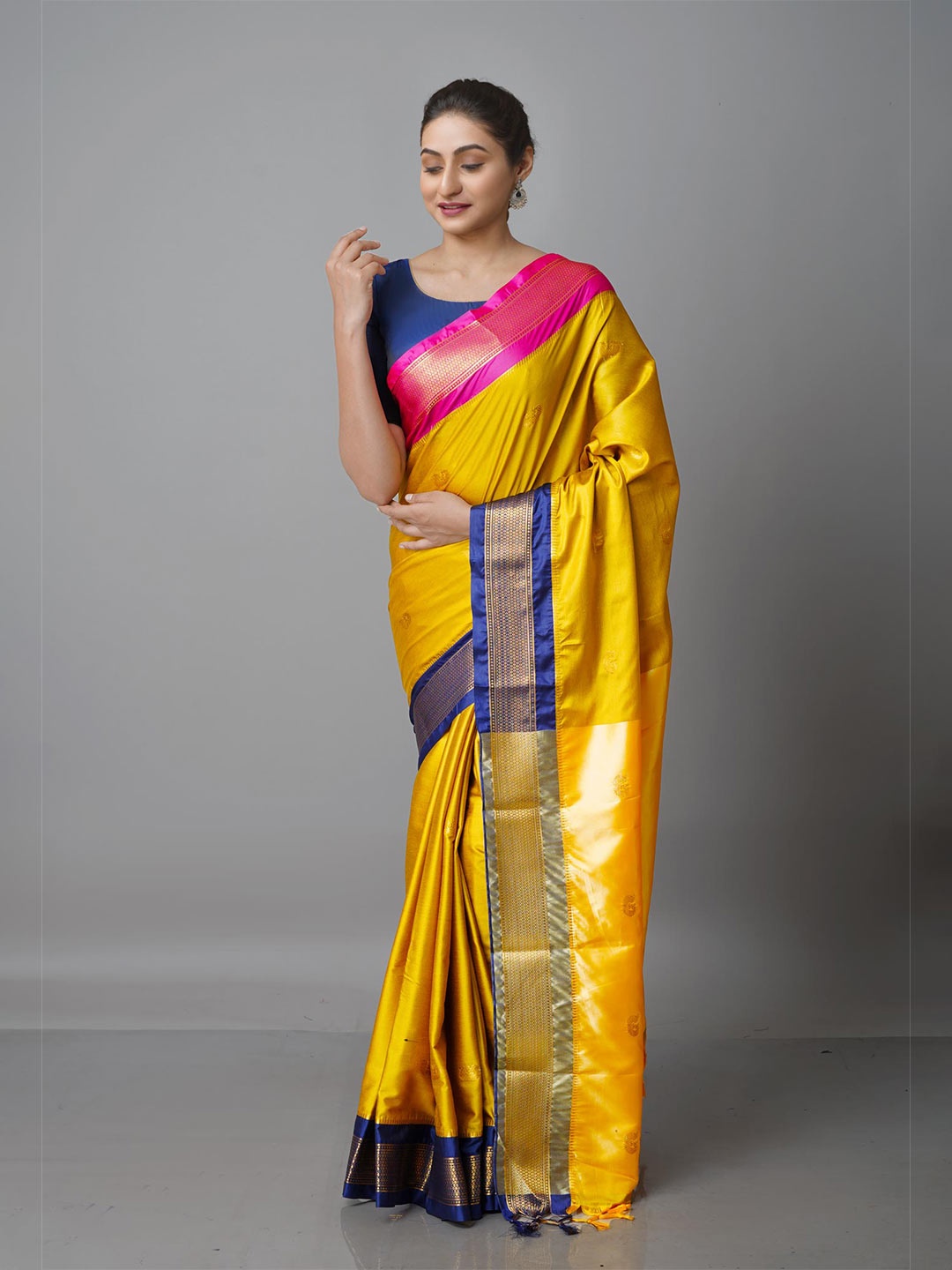 

Unnati Silks Gold-Toned & Blue Woven Design Zari Silk Blend Kanjeevaram Saree