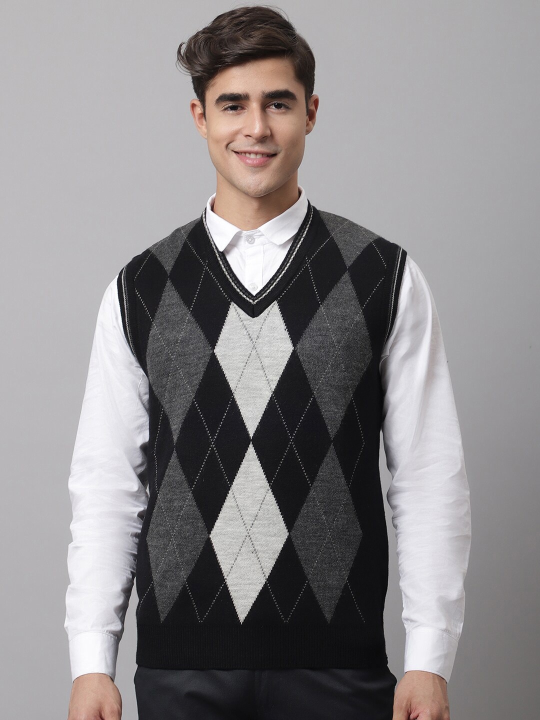 

Cantabil Men Black & Grey Checked Checked Sweater Vest