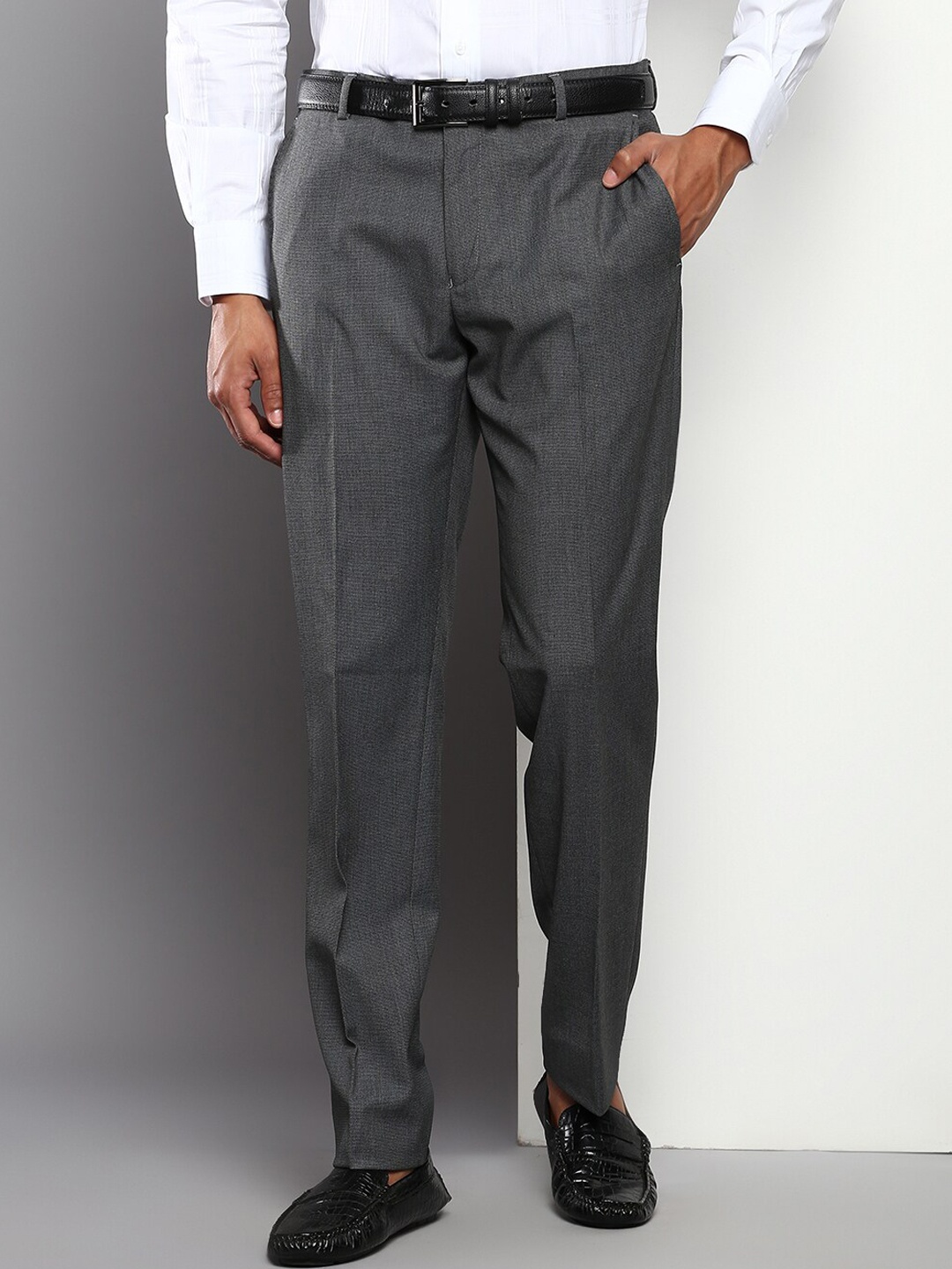 

Tommy Hilfiger Men Grey Solid Formal Trouser