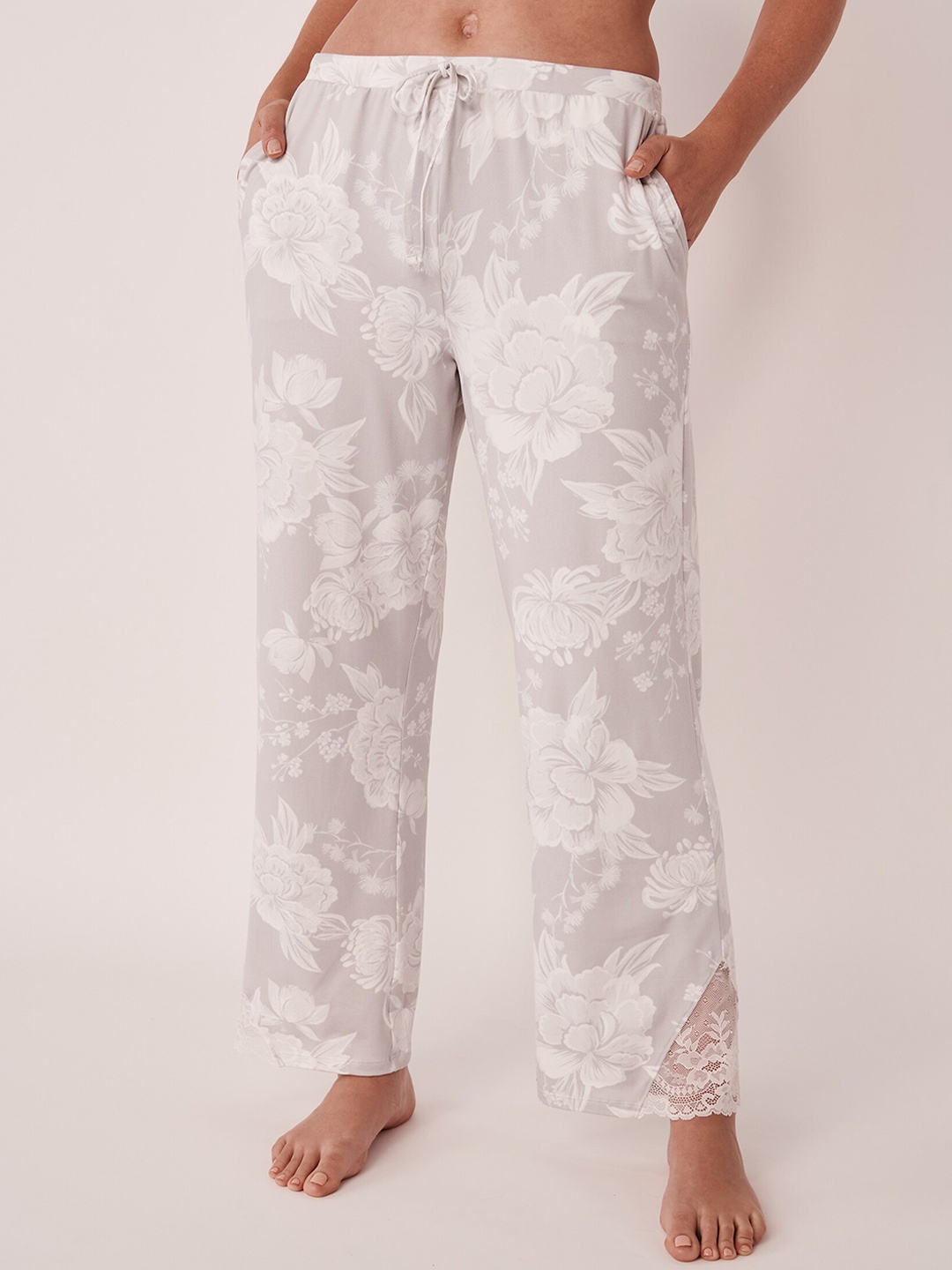 

La Vie en Rose Women Grey Printed Lounge Pants
