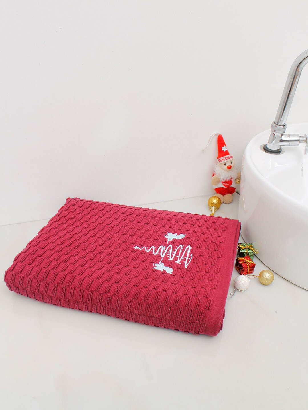 

AVI Living Red 500 GSM Cotton Christmas Embroidered Bath Towel