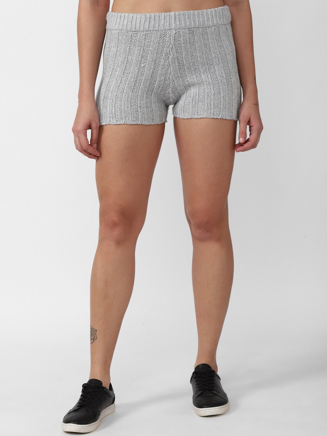 

FOREVER 21 Women Grey Striped Striped Hot Pants Shorts