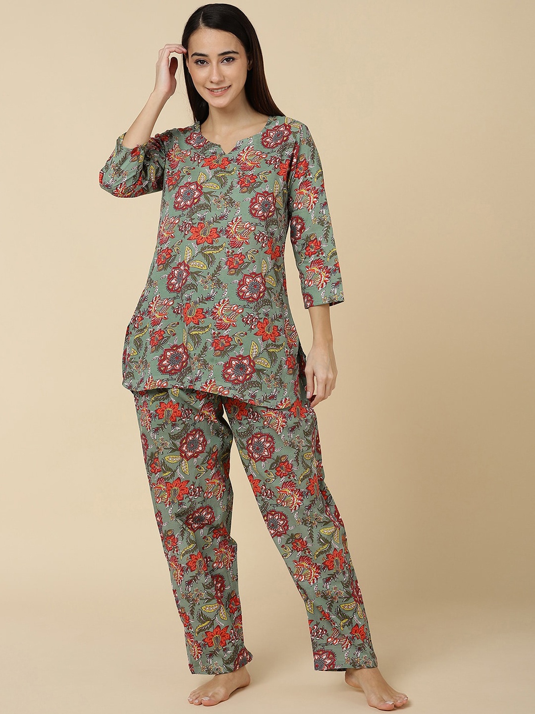

VEDANA Women Peach-Coloured & Green Printed Cotton Night suit