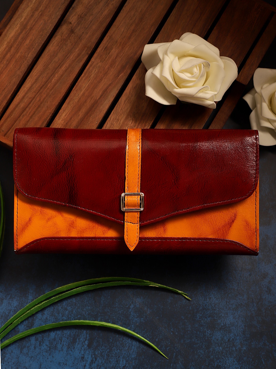 

Bag Pepper Women Brown & Tan Colourblocked Buckle Detail Foldover Leather Clutch