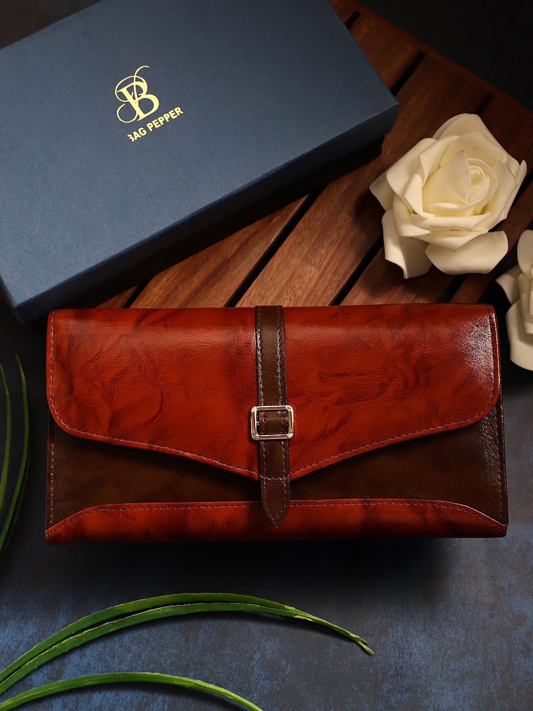 

Bag Pepper Women Tan & Brown Colourblocked Foldover Leather Clutch