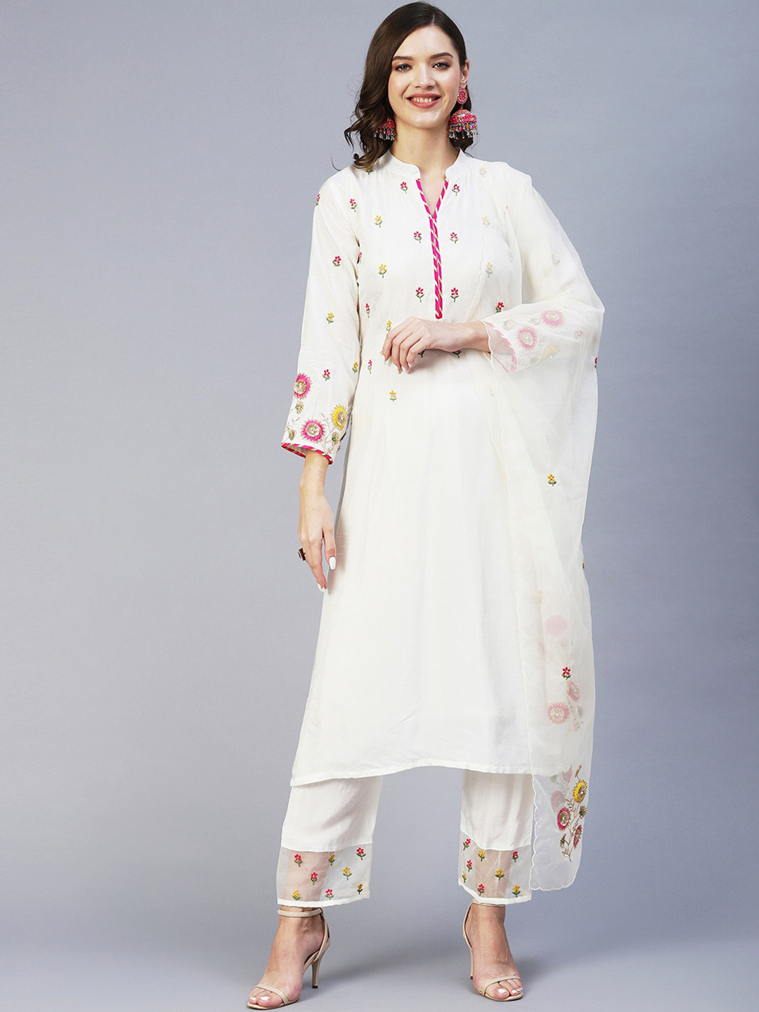 

Envy Me by FASHOR Women White Floral Embroidered Kurta with Trousers & With Dupatta
