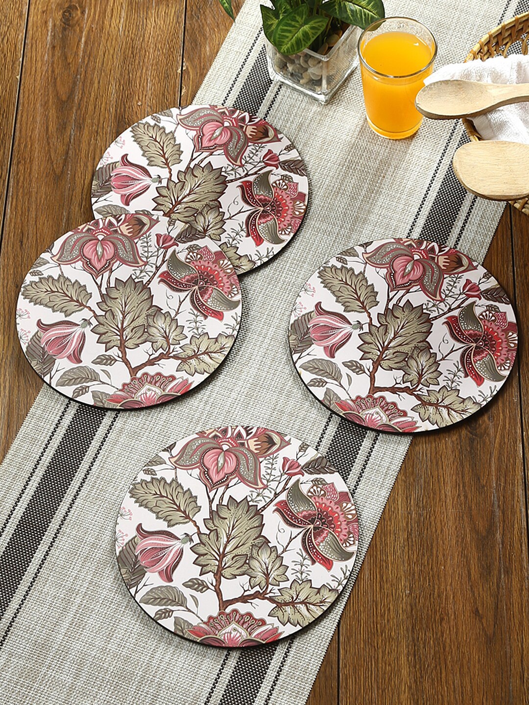 

Reinvention Factory Set Of 4 Cream & Brown Flower Printed Wooden Coasters